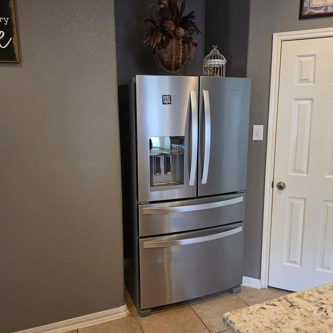 5 bed, 3.5 bath, 3421 sqft, $3,000 — Photo 3