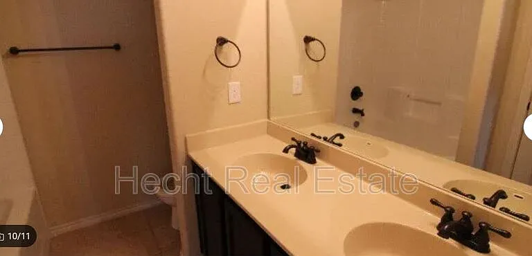 526 Creekside Cir #1 — Photo 8