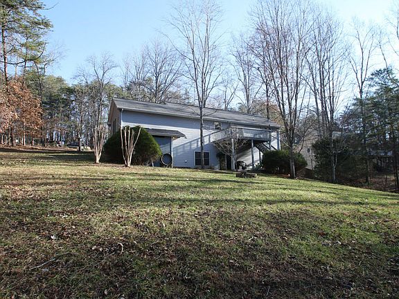 4th image of 108 Camelot Dr