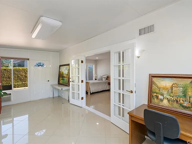 13043 Espinheira Dr — Photo 25