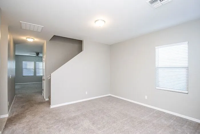 5 bed, 3.0 bath, 2688 sqft, $2,200 — Photo 4