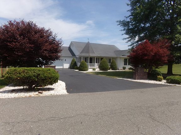3rd image of 150 Pleasant Pine Dr