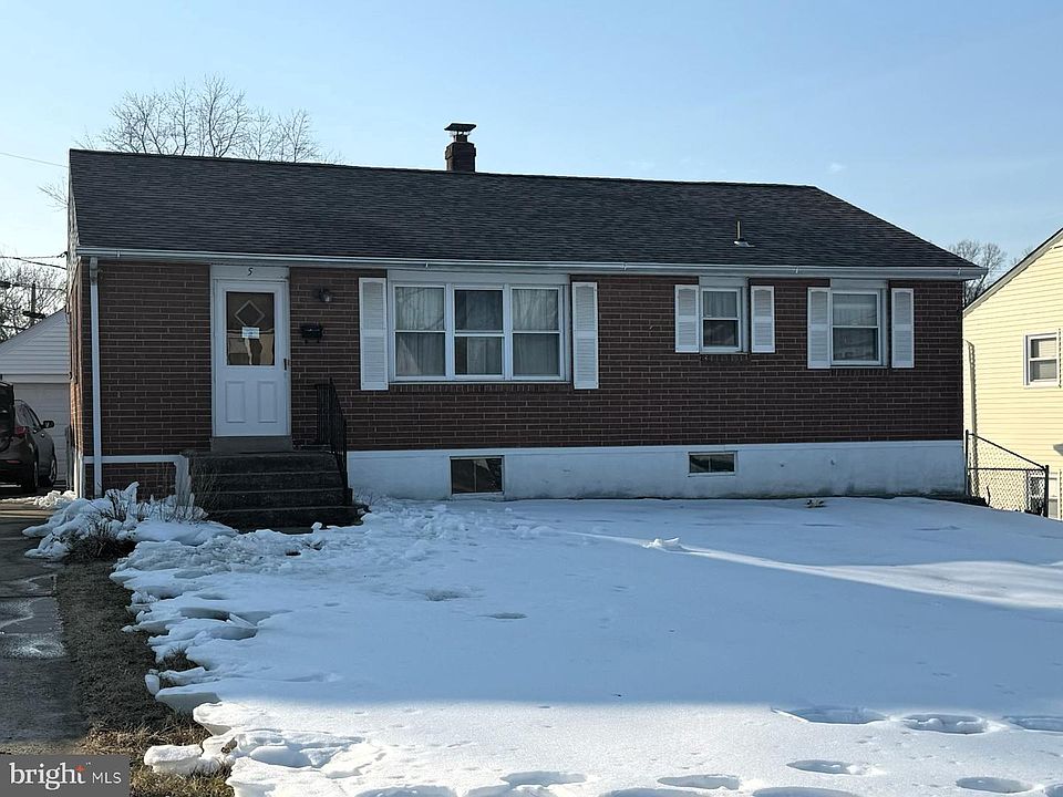 1st image of 5 Albertson Blvd