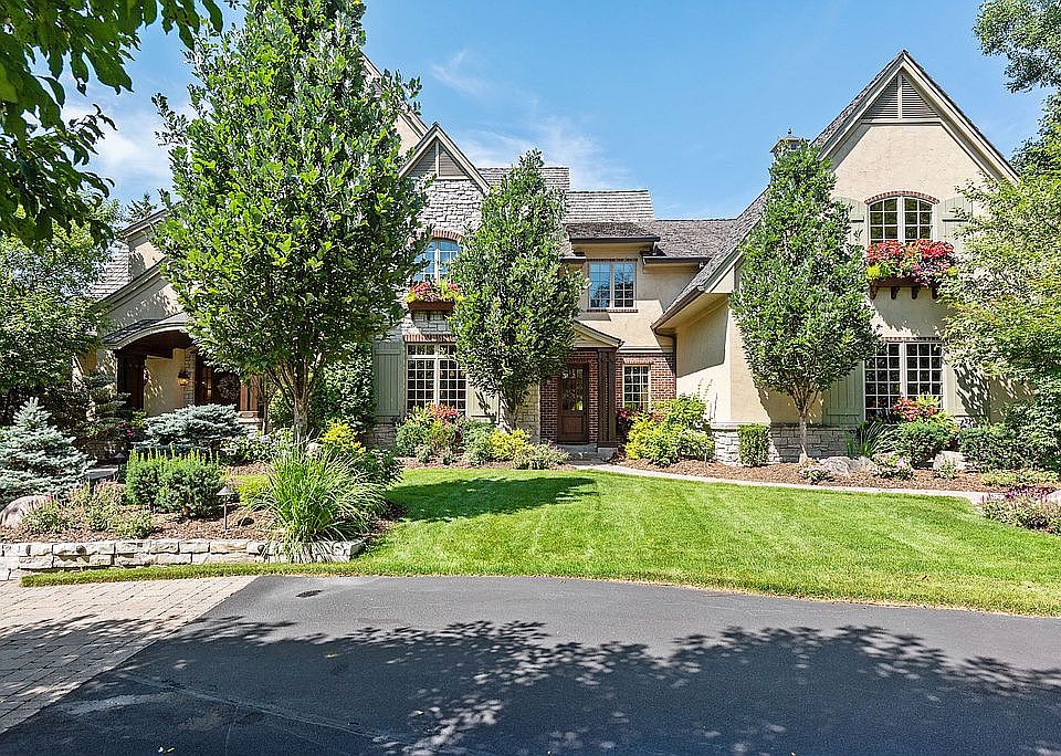 1st image of 5500 Parkwood Ln