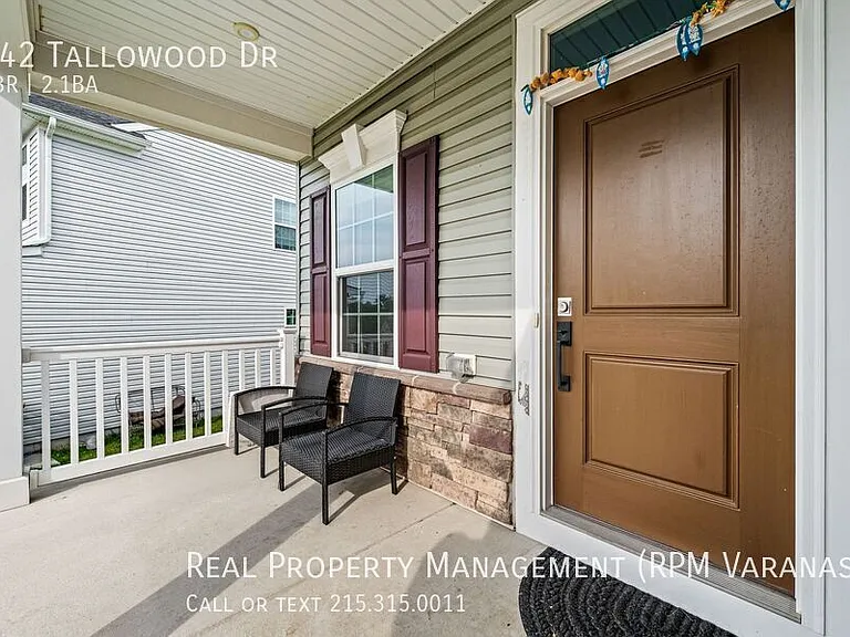 142 Tallowood Dr — Photo 3