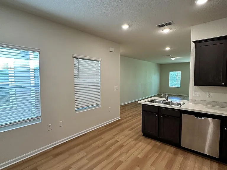 199 Scotch Pebble Dr — Photo 6