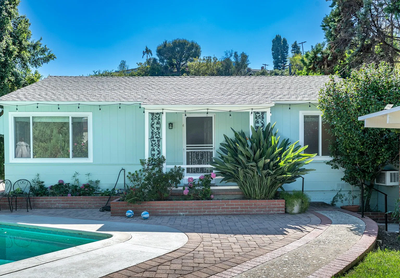 10948 Fruitland Drive — Photo 3