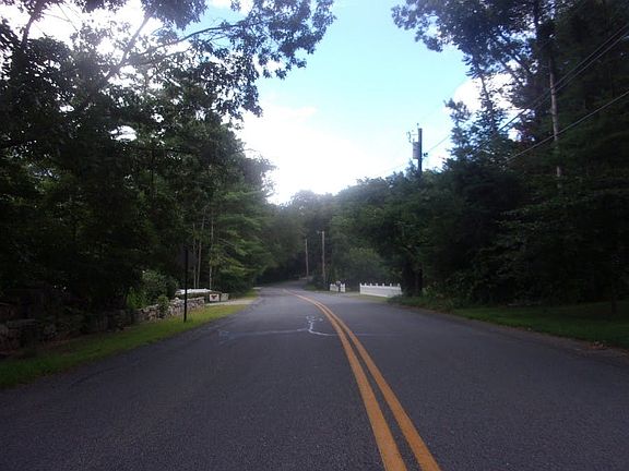 5th image of 142 Howland Rd