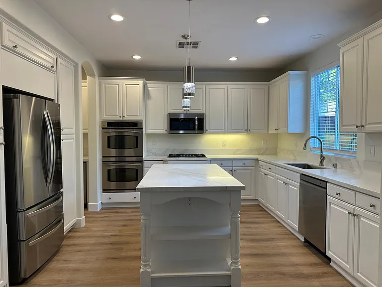 1523 Clifftop Ave — Photo 7