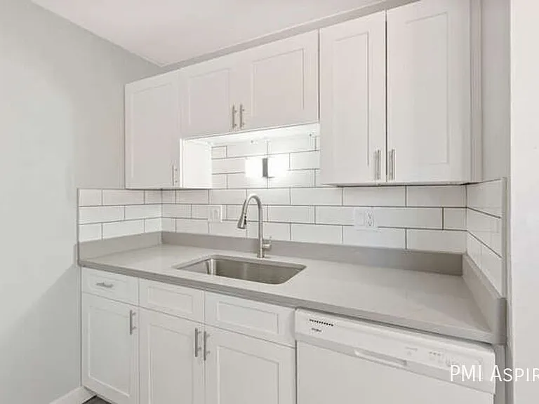 1075 Saulsbury St #103 — Photo 6