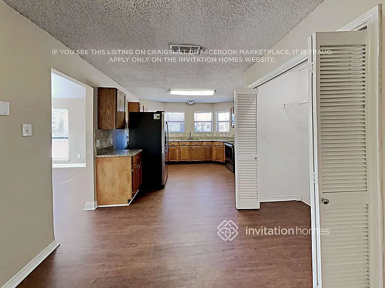 8713 Wood Glen Dr — Photo 6