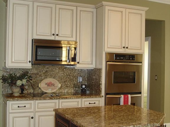 Updated Kitchen with Granite Counters and stainless appliances