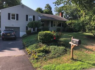 25 Sherwood Dr, Poughkeepsie, NY 12603