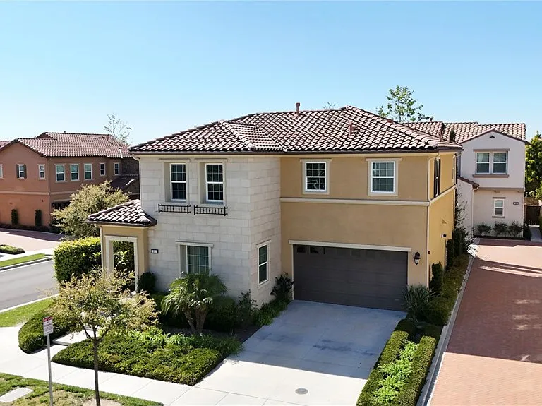 38 Torosa — Photo 31