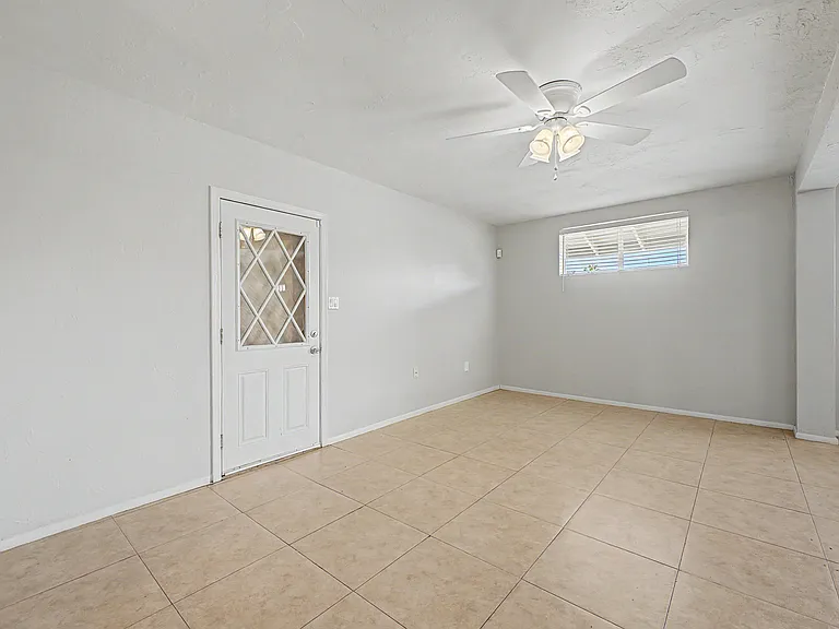 2514 E Campbell Ave — Photo 9