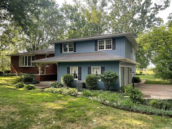 250 Woodland Trl, Argos, IN 46501
