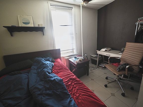 3rd image of 21-22 Newtown Ave #2V