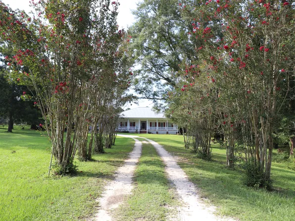 3801 Howell Rd, Walnut Hill, FL 32568