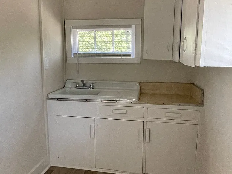 2062 Prince Ave — Photo 9