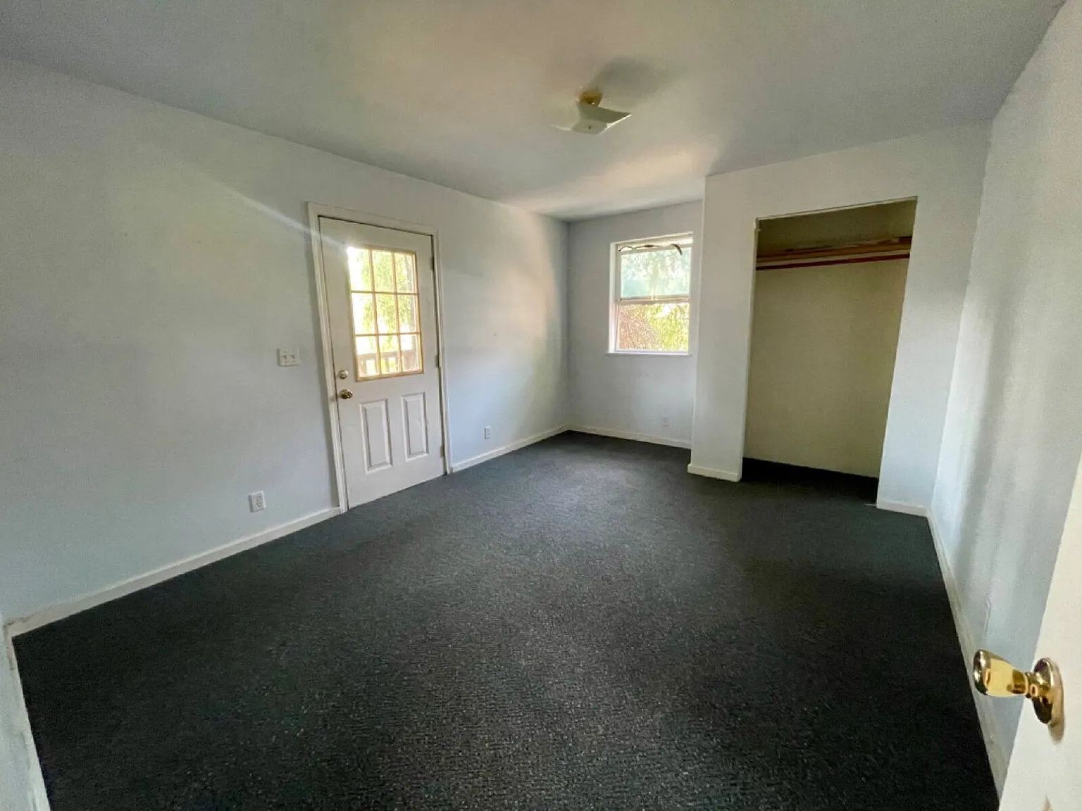 1 bed, 1.0 bath, 550 sqft, $1,100 — Photo 2