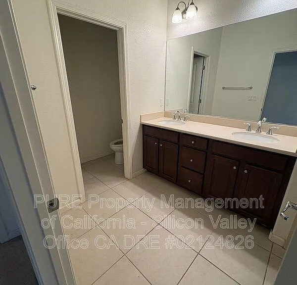 2712 Ferrara Cir — Photo 15