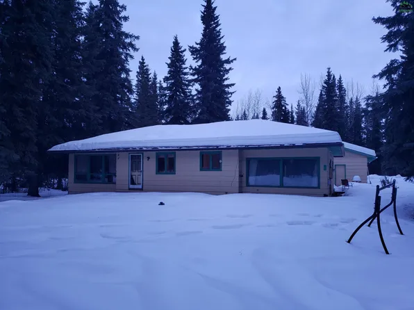 1185 Lake Dr, North Pole, AK 99705