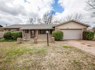 1030 N Hickory Pl, Broken Arrow, OK 74012