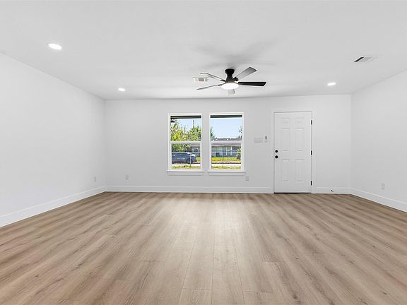 5th image of 5711 Thrush Dr