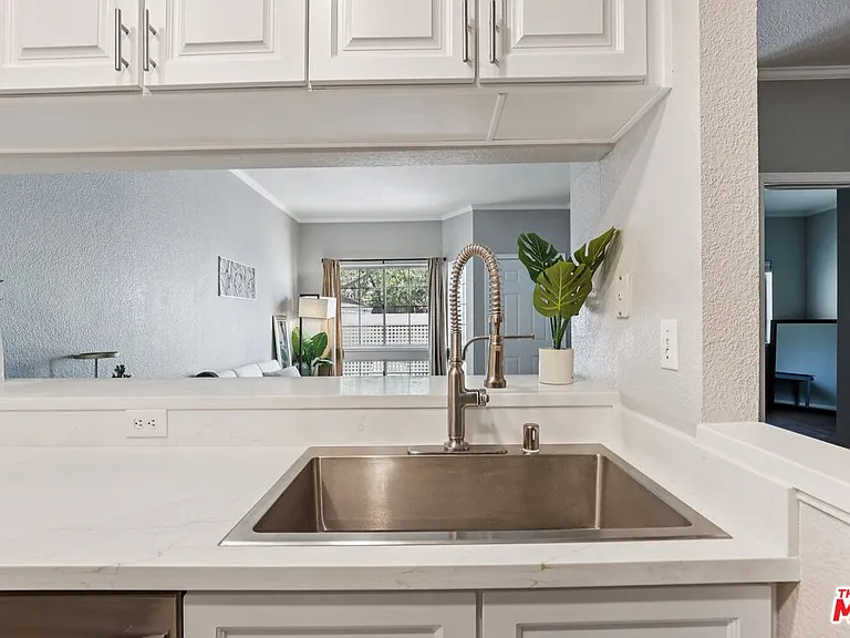 1706 Bevin Brook Dr — Photo 8