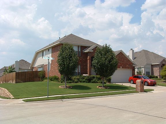 Diagonal Front Landscape View