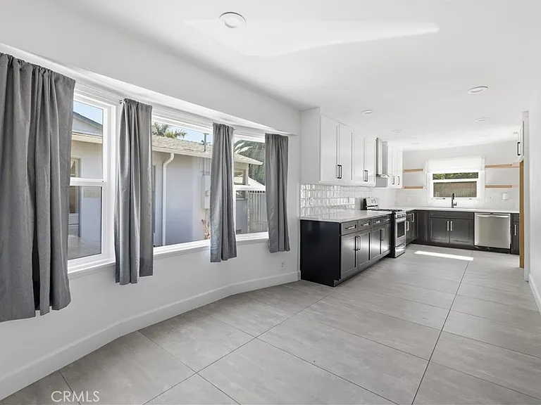 2311 Valencia St — Photo 10
