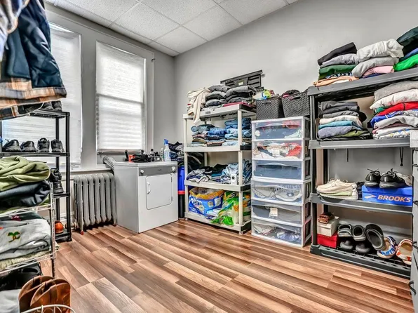 699 Elm Street image 29 of 39