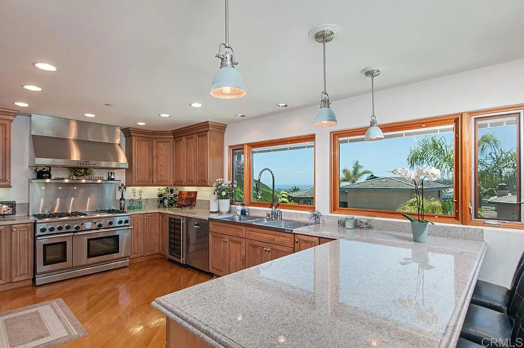 4 bed, 3.5 bath, 3545 sqft, $9,200 — Photo 1