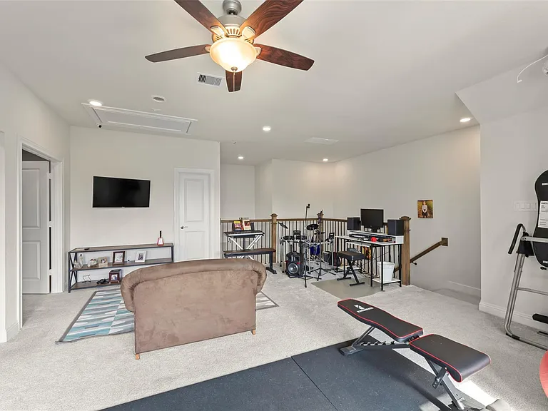 1939 Shallow Canyon Ln — Photo 28