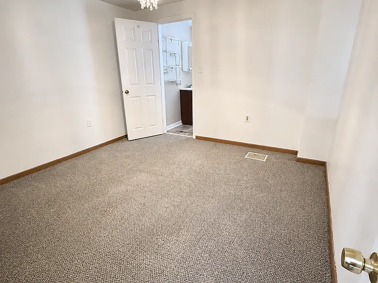 1516 Clarkson St — Photo 11