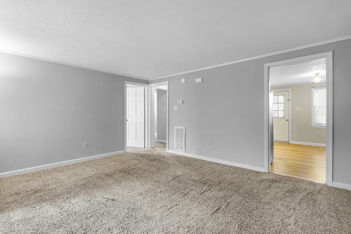 Building Photo - 338 River Walk Dr