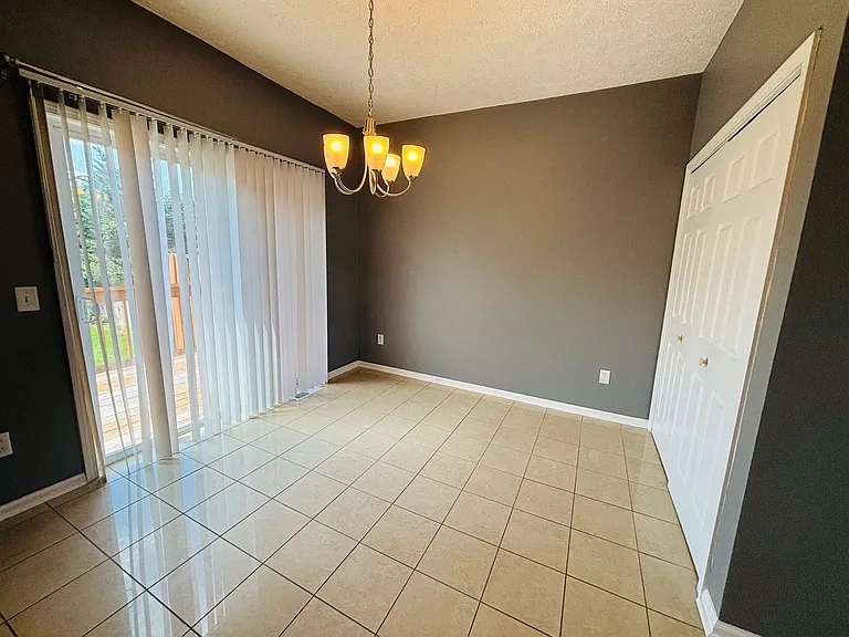 1626 Providence Blvd — Photo 7