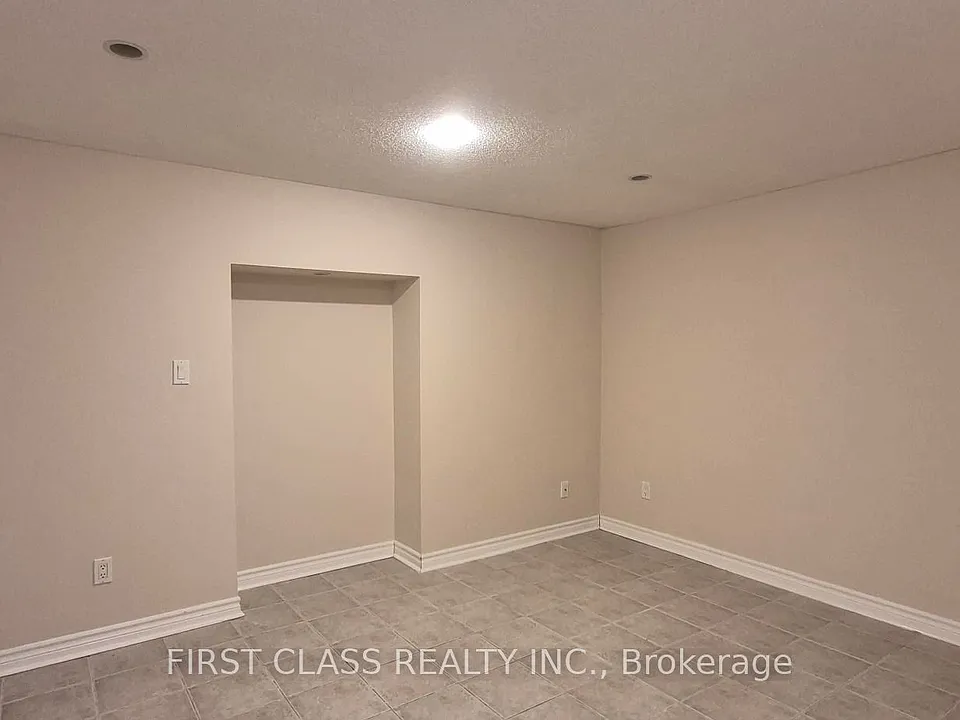 2213 Rodick Rd #BASEMENT