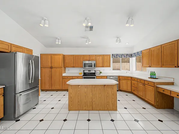 16840 S 36TH Place, Phoenix, AZ 85048