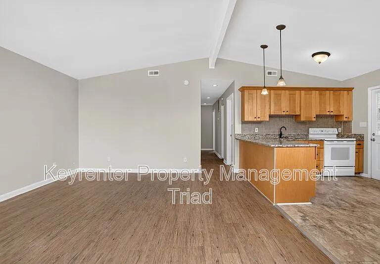 4202 Halifax Rd — Photo 15