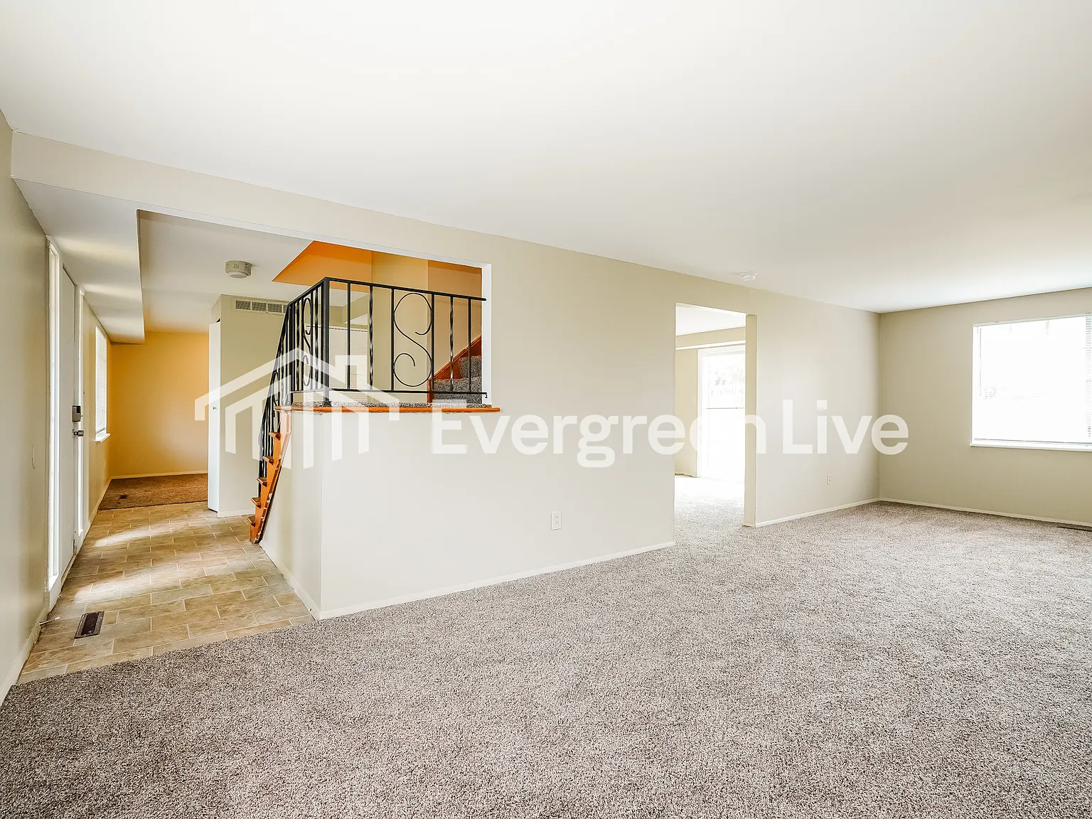 4 bed, 2.5 bath, 2030 sqft, $1,995 — Photo 2