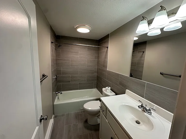 Fairfield Apartments — Photo 7