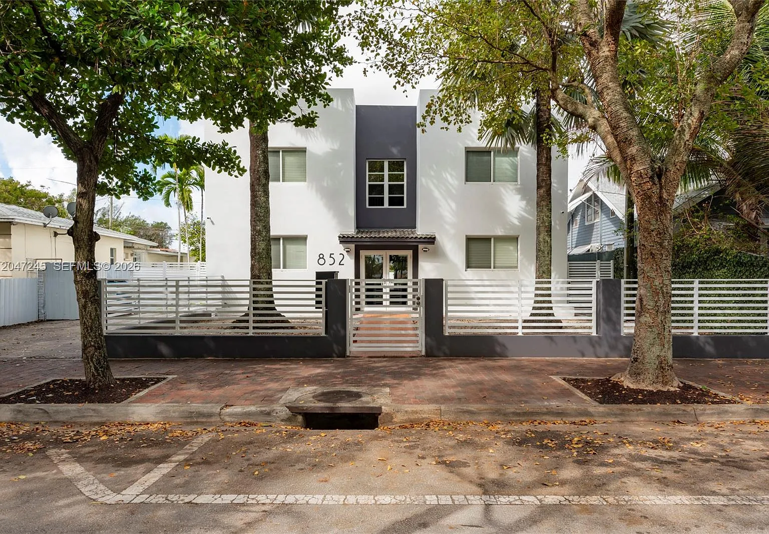 1st Westmoreland Addn — Photo 1