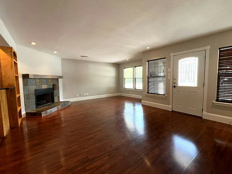 1313 Casa Vale Dr — Photo 11