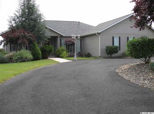 1407 N Viewpoint Dr, Lewiston, ID 83501