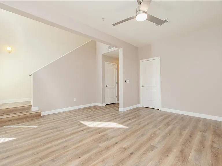 2450 E Blue Diamond Dr — Photo 12