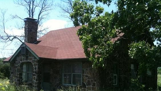 2nd image of 393 N Allen St