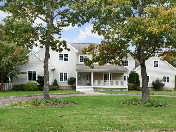 https://photos.zillowstatic.com/fp/3ed2718dc41978478e023cdebdc311cd-p_e.webp