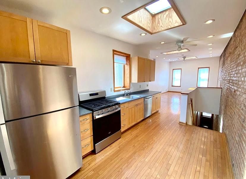 Stainless steel kitchen appliances