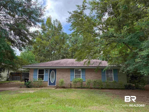 18110 Richmond St, Robertsdale, AL 36567